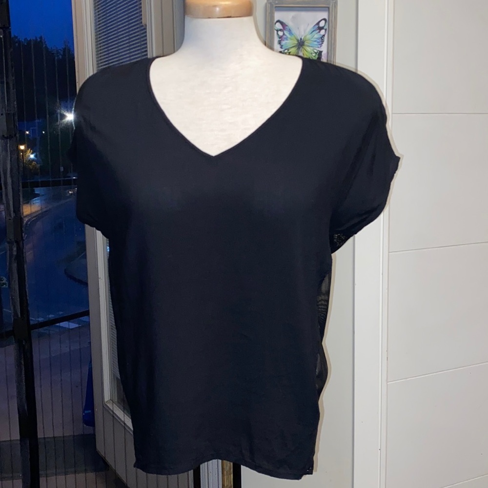 Thin black guess peek a boo top XS